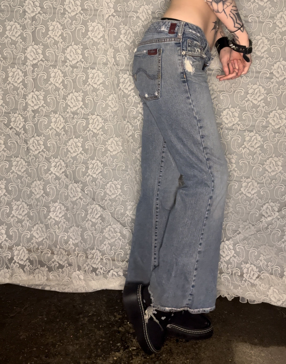 thrashed 90s low waisted flare jeans