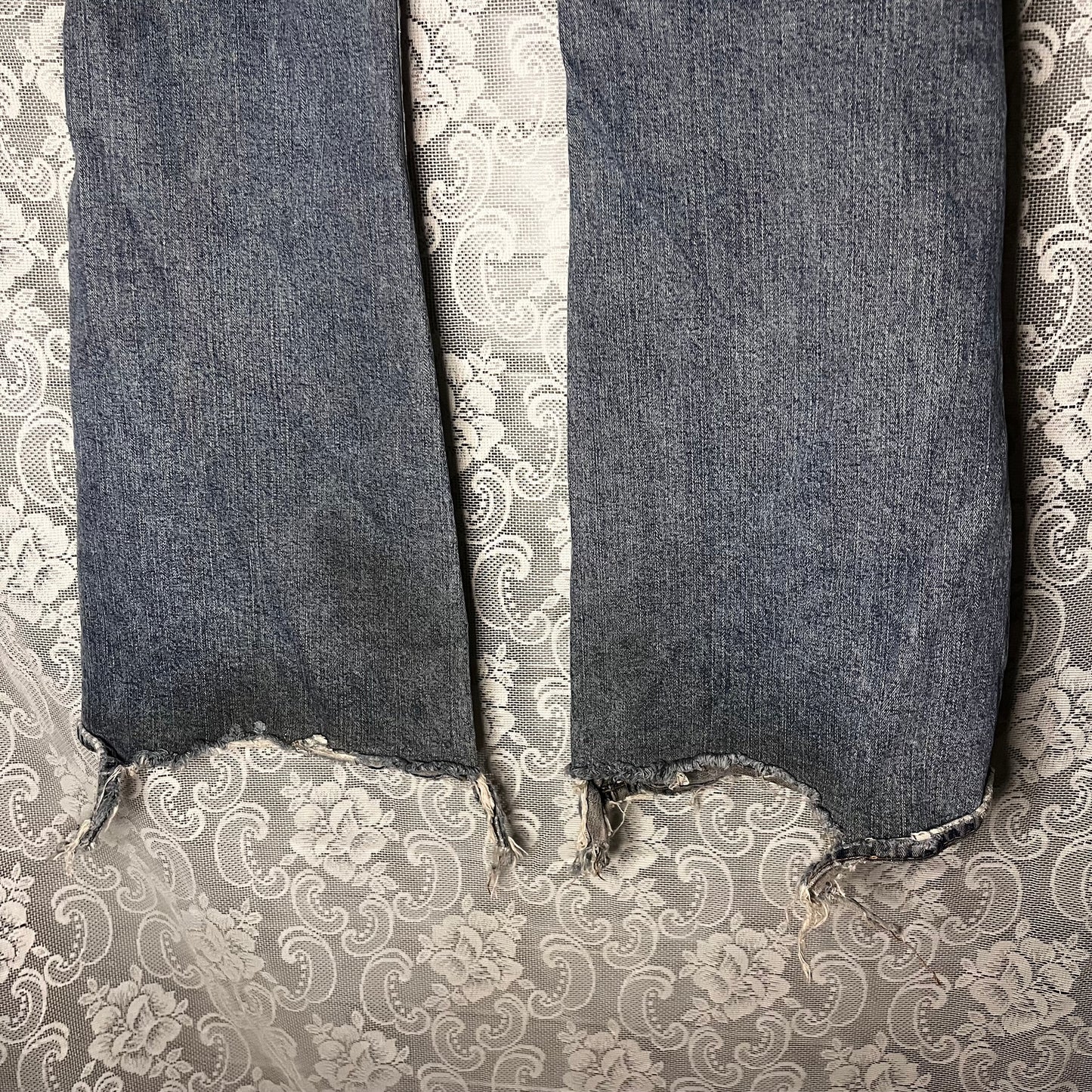 thrashed 90s low waisted flare jeans