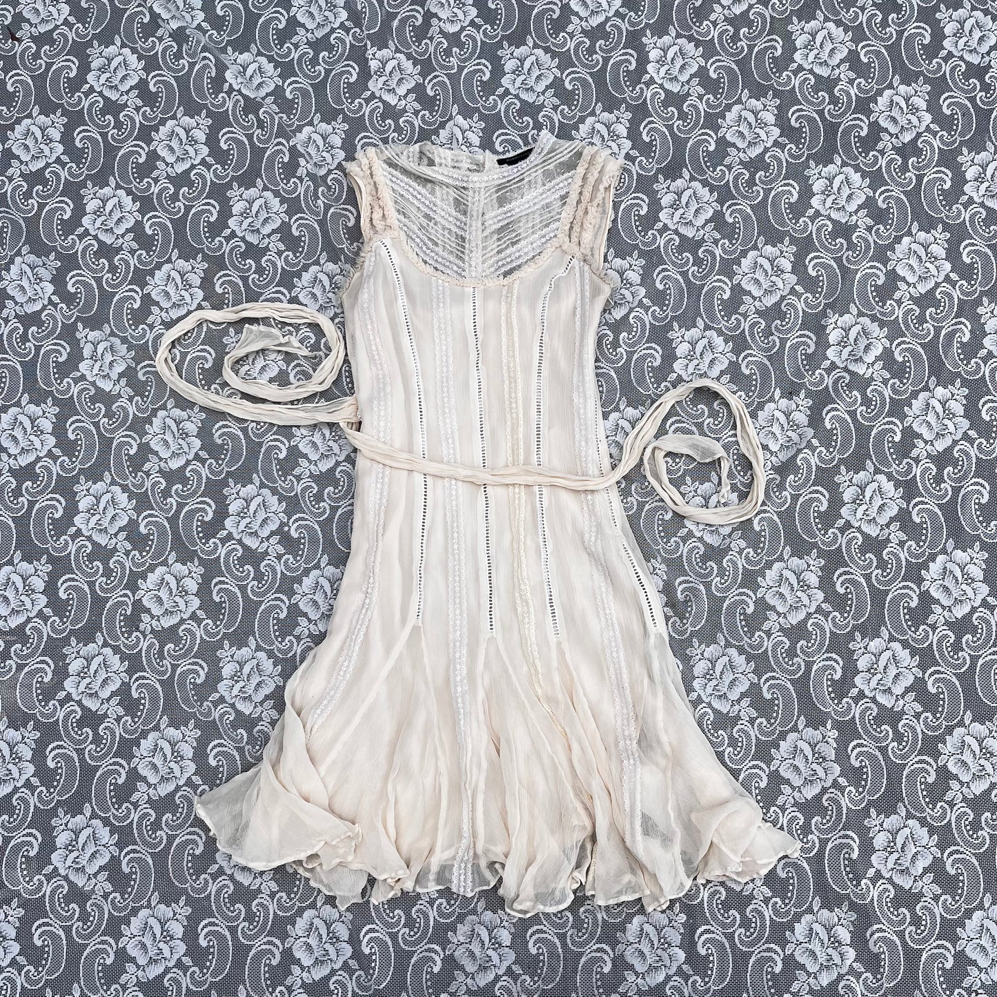 white lace bcbg dress