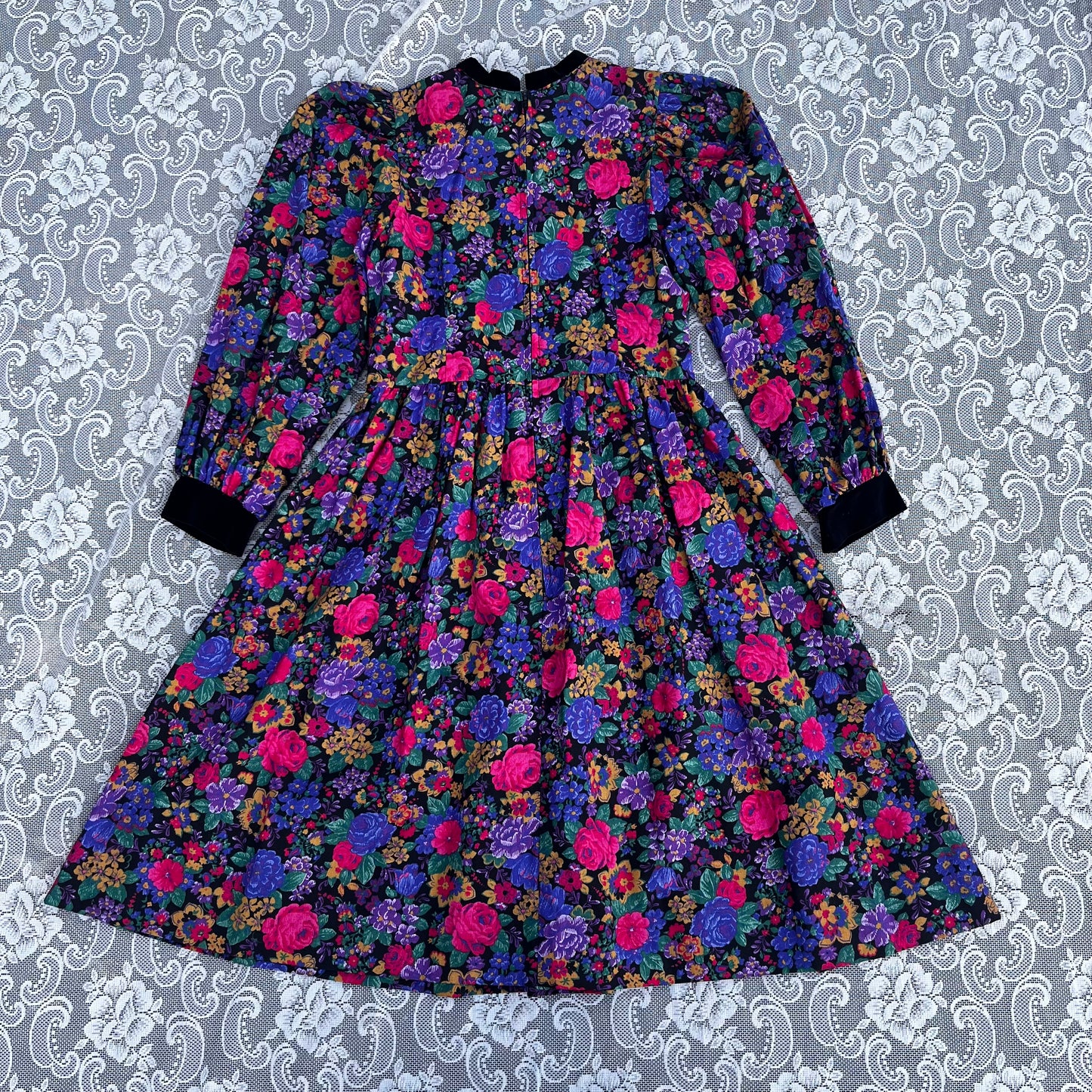 80s floral n velvet trim dress