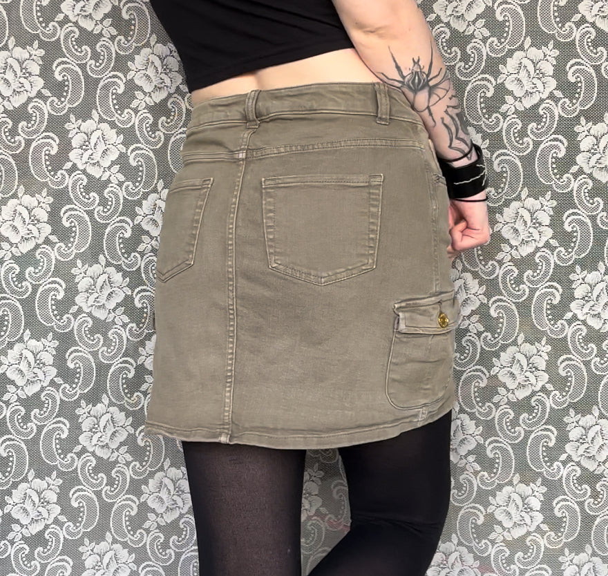 stretchy green cargo skirt