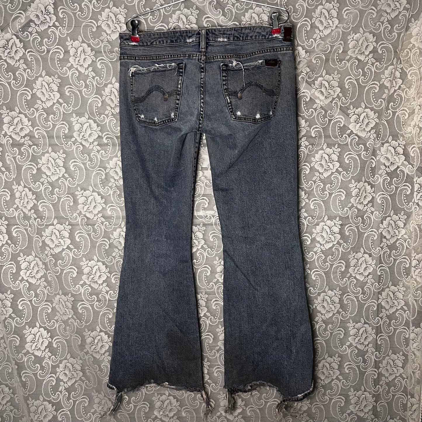 thrashed 90s low waisted flare jeans