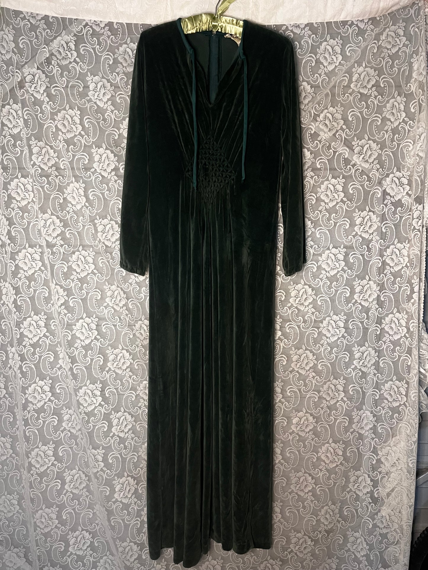 1970s green velvet dress