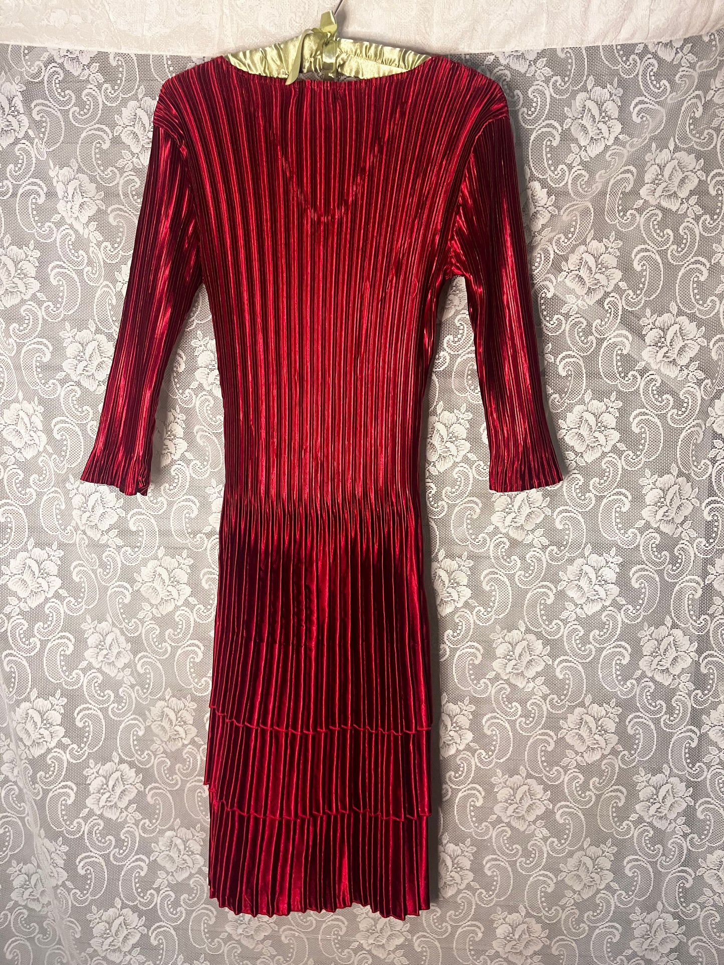 red mini pleats dress